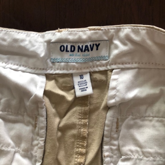 Old Navy Khaki shorts - Picture 4 of 5